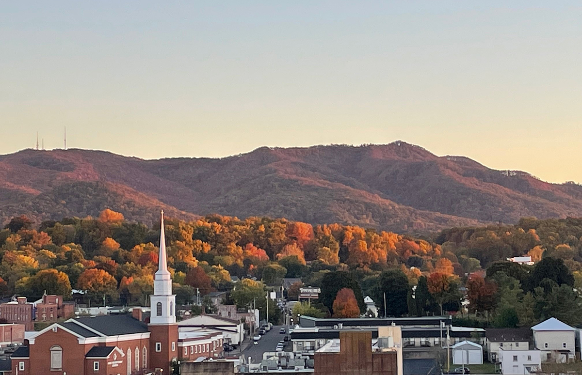 Stunning Mountain Views & Outdoor Adventures